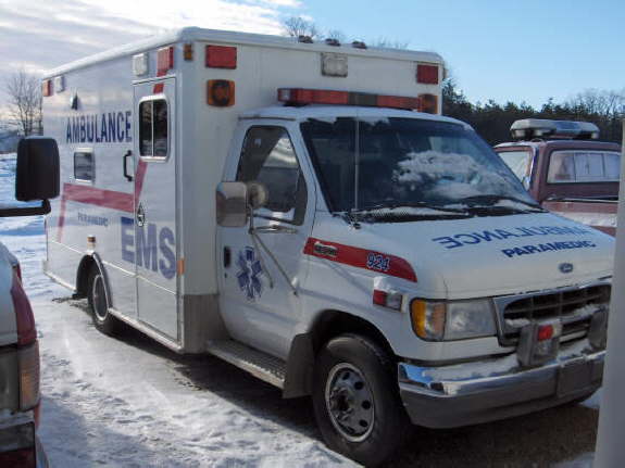 2002 FORD EMS OVERSIZED